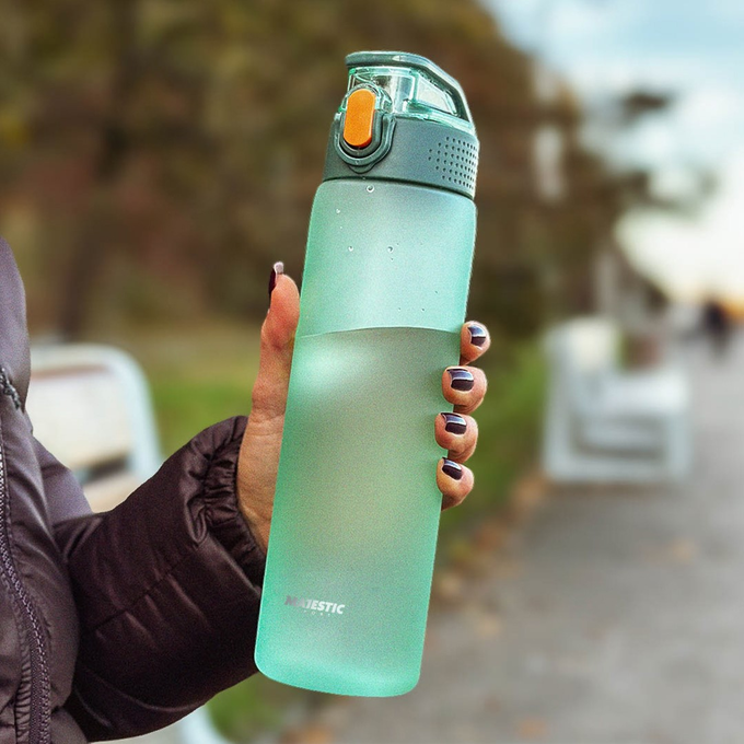 Butelka na wodę Majestic Sport Okosei Mat 750 ml zielona