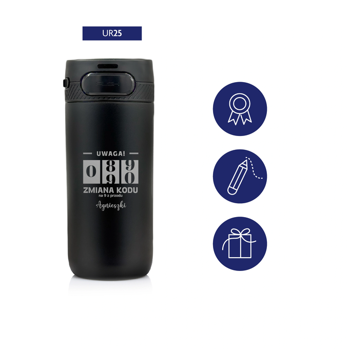 Czarny kubek termiczny z grawerem na urodziny z logotypem Majestic Sport Nord, o pojemności 420 ml, wybór wzorów
