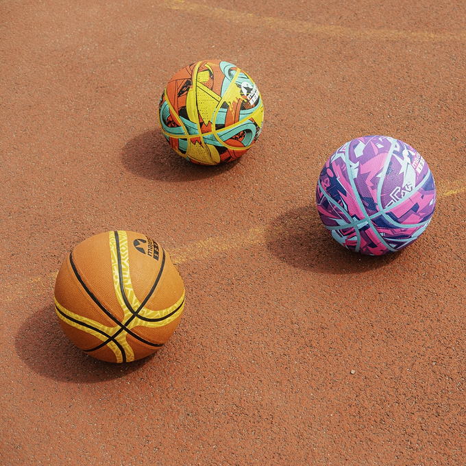 Trzy piłki do koszykówki do gry, Majestic Sport TheOne, Arrow i Galaxy