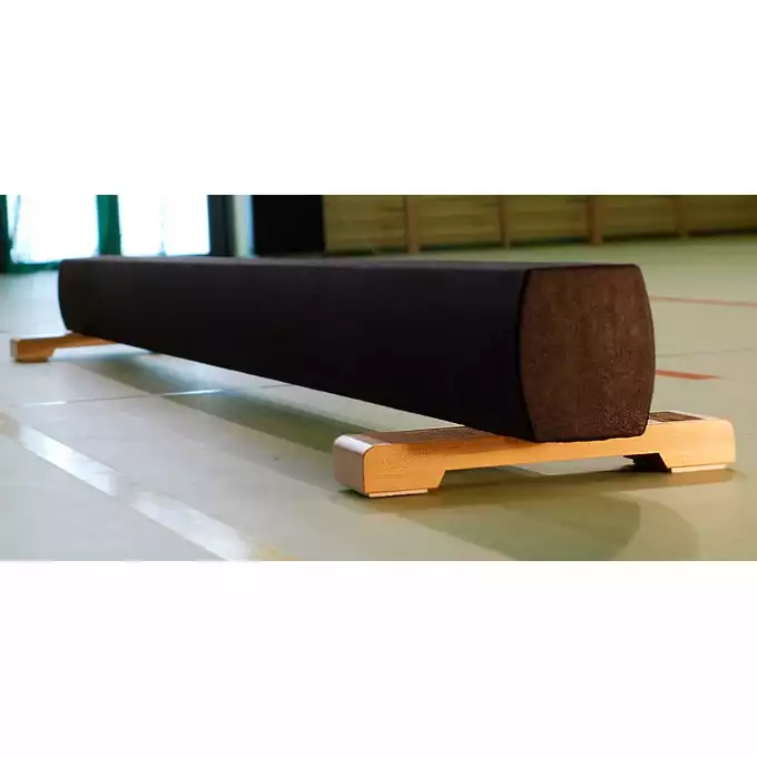 Równoważnia gimnastyczna niska 3 m oklejona wykładziną