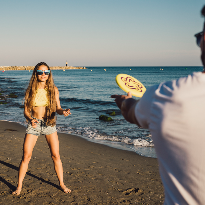 Gry i aktywności na plaży - w co grać nad wodą całą rodziną