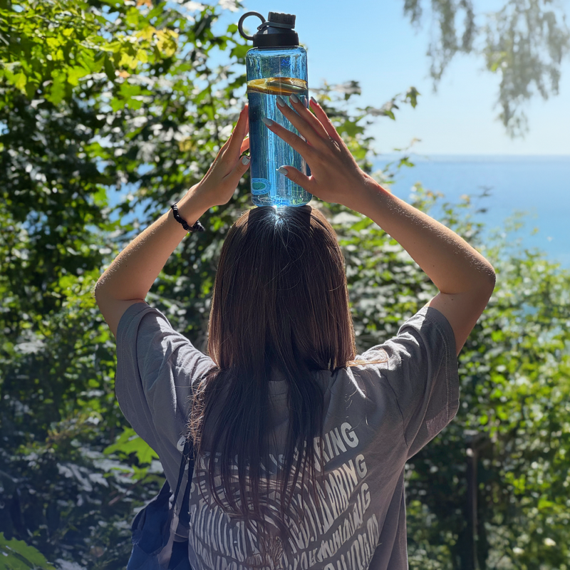 Bidon zamiast plastiku – codzienny wybór, który ma znaczenie | Majestic Sport